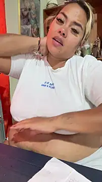 EmilyDuran  online show from March 26, 5:11 pm