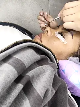 EmilyDuran  online show from November 13, 3:16 pm