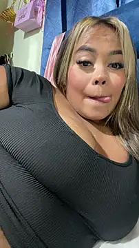 EmilyDuran  online show from May 21, 11:57 pm