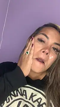 EmilyDuran  online show from February 12, 12:43 am