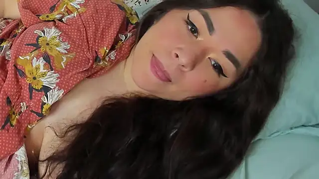 Snapshot of Brianna_Angelina chatting on May 18, 2:33 am Brianna Angelina online show from May 18, 2:33 am