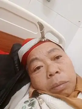 Snapshot of VangLe73 chatting on December 17, 12:43 pm VangLe73 online show from December 17, 12:43 pm