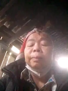 Snapshot of VangLe73 chatting on January 7, 2:27 am VangLe73 online show from January 7, 2:27 am