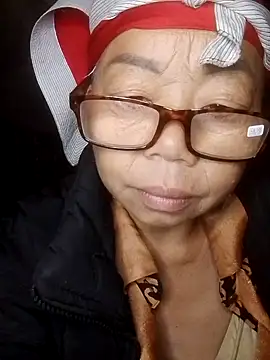 VangLe73 online show from November 13, 8:24 pm