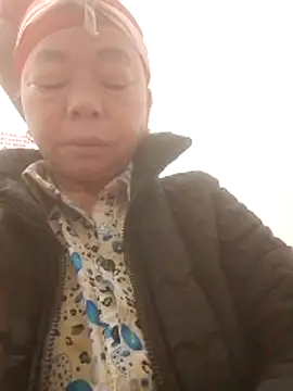 Snapshot of VangLe73 chatting on December 15, 11:31 pm VangLe73 online show from December 15, 11:31 pm