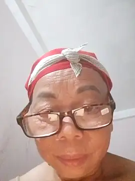 VangLe73 online show from October 10, 1:12 pm