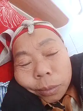 Snapshot of VangLe73 chatting on December 22, 3:06 am VangLe73 online show from December 22, 3:06 am