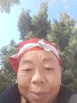 Snapshot of VangLe73 chatting on December 19, 2:48 am VangLe73 online show from December 19, 2:48 am