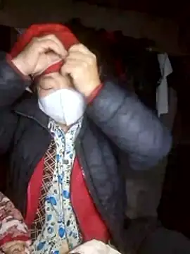 Snapshot of VangLe73 chatting on January 8, 1:06 pm VangLe73 online show from January 8, 1:06 pm