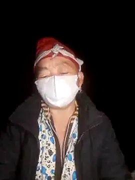 Snapshot of VangLe73 chatting on February 3, 10:48 pm VangLe73 online show from February 3, 10:48 pm