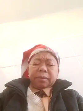 Snapshot of VangLe73 chatting on December 18, 12:49 am VangLe73 online show from December 18, 12:49 am