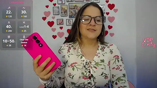 Pregnant Kloe online show from May 8, 1:15 pm