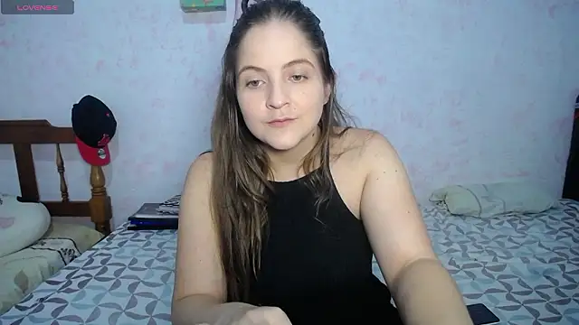 Pregnant Kloe online show from February 6, 9:00 pm