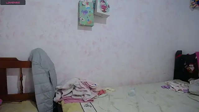 Pregnant Kloe online show from January 9, 11:55 pm