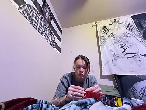 Snapshot of bratlipss chatting on February 5, 9:49 am bratlipss online show from February 5, 9:49 am