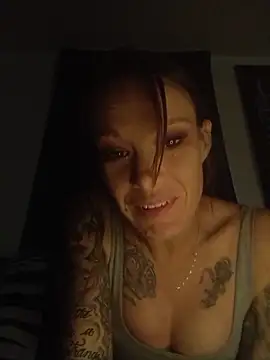 Snapshot of bratlipss chatting on February 13, 3:56 pm bratlipss online show from February 13, 3:56 pm