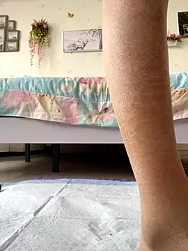 Snapshot of Alicia066 chatting on November 1, 7:13 am Alicia066 online show from November 1, 7:13 am