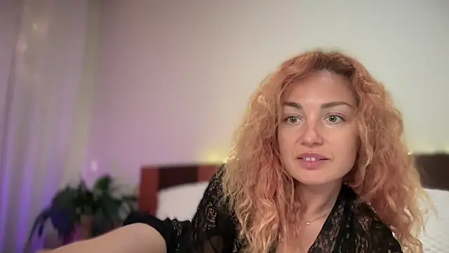 Reddgiirl online show from May 20, 7:55 pm