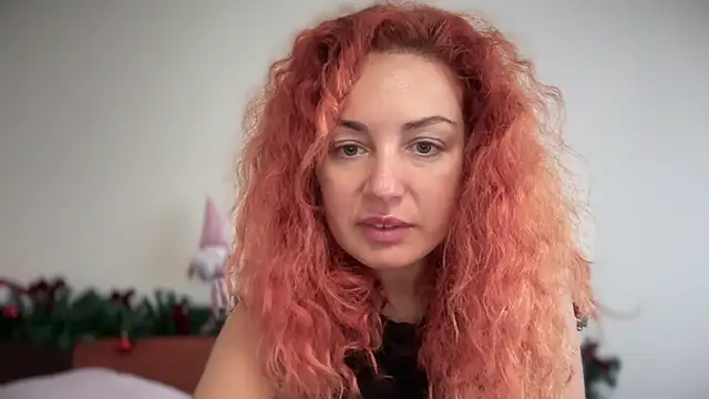 Reddgiirl online show from December 19, 9:44 am