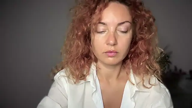 Reddgiirl online show from October 7, 4:57 am