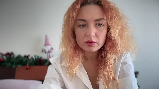 Reddgiirl online show from December 17, 9:58 am