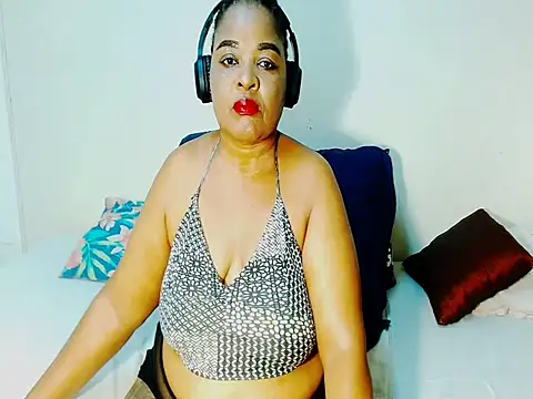 Love-Racheal75 online show from May 4, 10:34 pm
