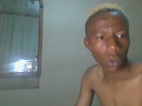 Snapshot of bhutimjongeni chatting on September 19, 5:50 pm bhutimjongeni online show from September 19, 5:50 pm