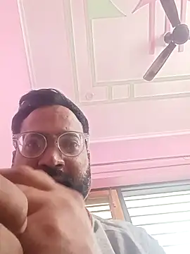 Snapshot of hard_boy9455 chatting on November 10, 1:32 am hard boy9455 online show from November 10, 1:32 am