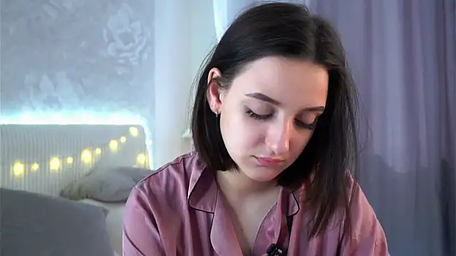 FalineBeacher online show from April 12, 2:37 am