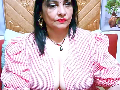 Indiansweetness77 online show from June 19, 4:46 pm