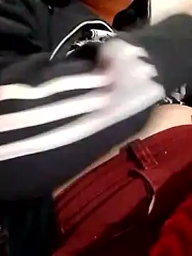 Snapshot of linhbe96xxx chatting on November 26, 12:38 pm linhbe96xxx online show from November 26, 12:38 pm