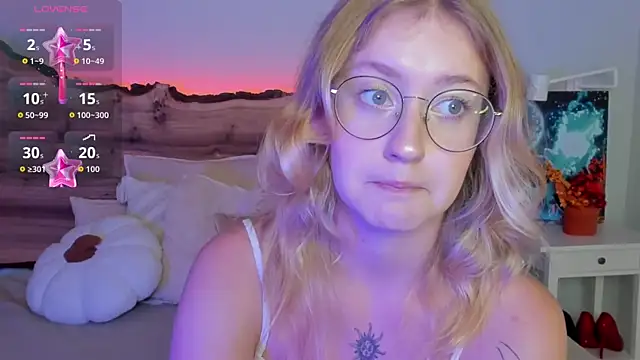 Snapshot of Nerissa_xo chatting on September 21, 8:03 pm Nerissa xo online show from September 21, 8:03 pm