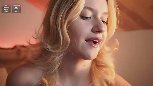 Nerissa xo online show from November 16, 8:35 pm