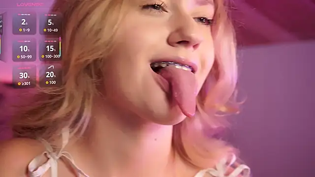 Snapshot of Nerissa_xo chatting on October 10, 8:09 pm Nerissa xo online show from October 10, 8:09 pm