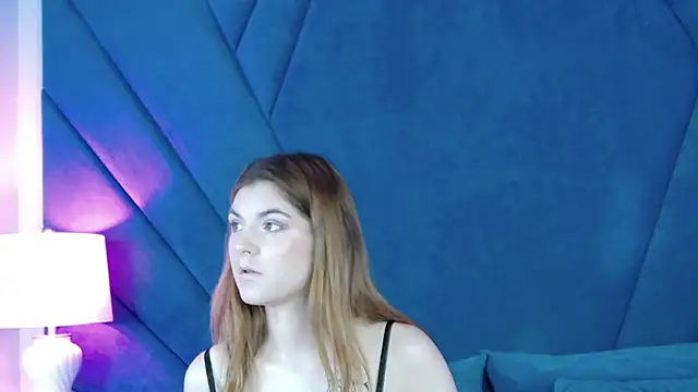 Evelisse online show from June 19, 4:29 am