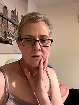 Curvy-Jinx online show from November 8, 9:07 pm