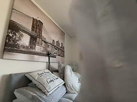 Curvy-Jinx online show from April 8, 9:22 am