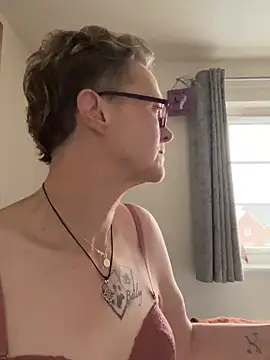 Snapshot of Curvy-Jinx chatting on February 3, 9:03 am Curvy-Jinx online show from February 3, 9:03 am