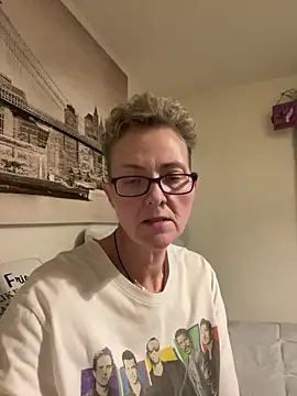 Curvy-Jinx online show from January 15, 8:29 am