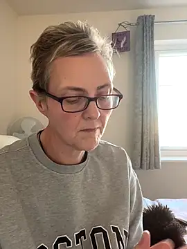 Curvy-Jinx online show from November 30, 1:56 pm