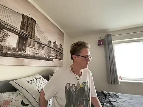 Curvy-Jinx online show from March 9, 8:51 am