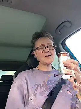 Snapshot of Curvy-Jinx chatting on February 24, 10:16 am Curvy-Jinx online show from February 24, 10:16 am