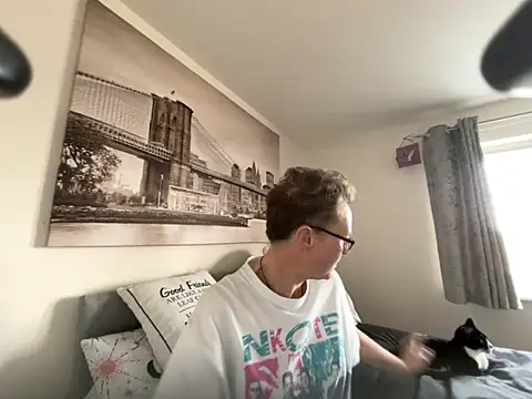 Curvy-Jinx online show from March 11, 8:52 am