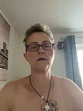 Curvy-Jinx online show from January 14, 8:40 am