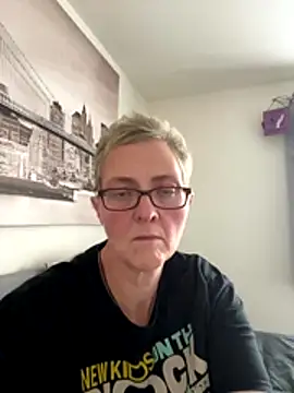 Curvy-Jinx online show from November 11, 10:32 am