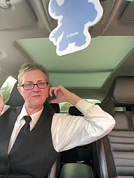 Curvy-Jinx online show from November 28, 11:10 am