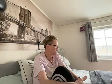 Curvy-Jinx online show from March 24, 8:47 am