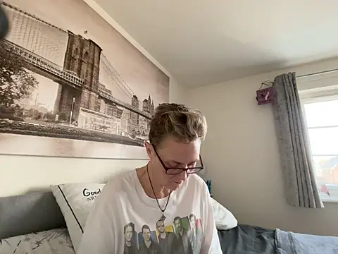 Curvy-Jinx online show from March 5, 8:44 am