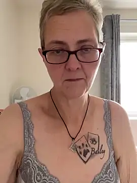 Curvy-Jinx online show from November 3, 8:51 am