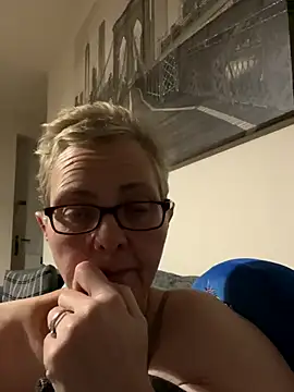 Curvy-Jinx online show from November 2, 3:33 am